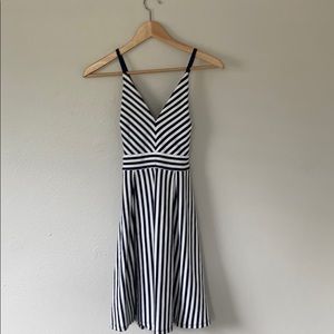 Soprano navy and white sundress